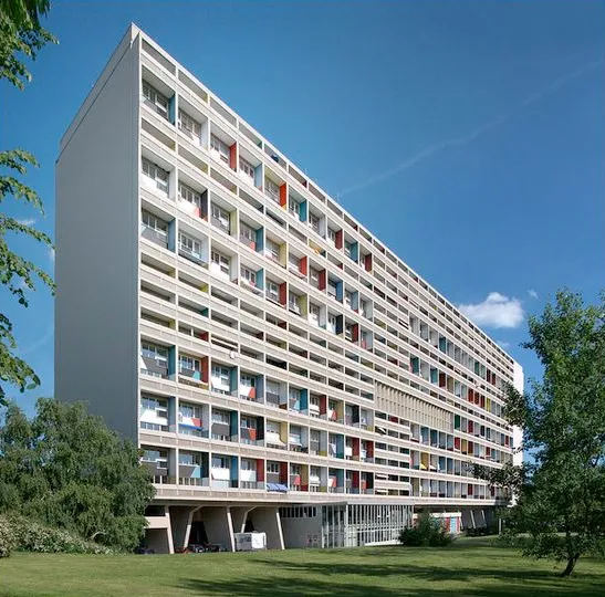 Befristetes Wohnen mit Ausblick (3 Zi, 2 Balkone, 18 Monate) im Corbusier-Haus — photo 1